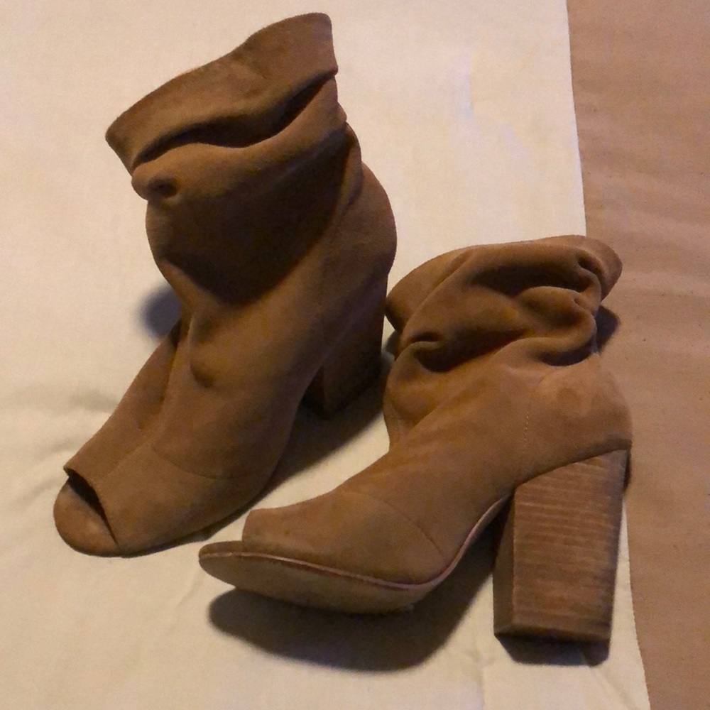 Cute Open toe booties 🔥